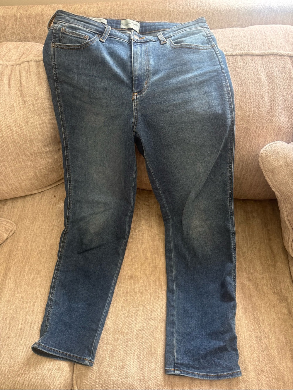 Universal Thread High-Rise Blue Women’s Jeans